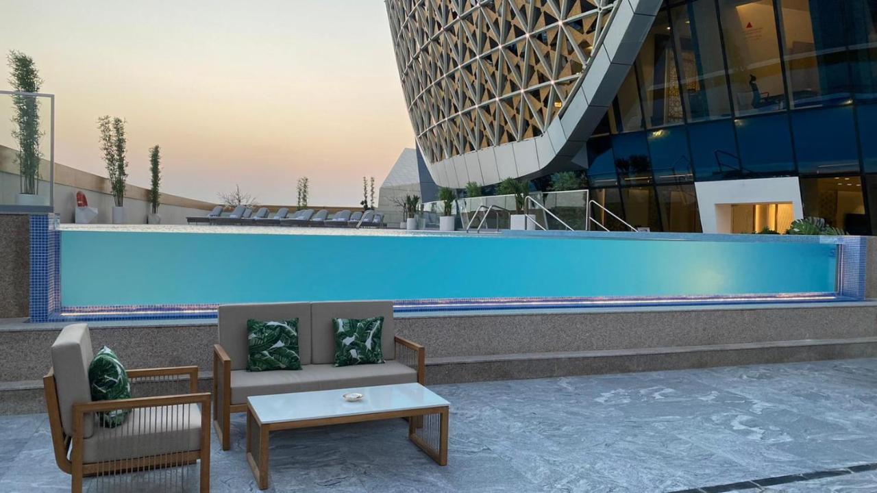 Velero Hotel Doha Lusail ภายนอก รูปภาพ The pool at the Ritz-Carlton, DIFC